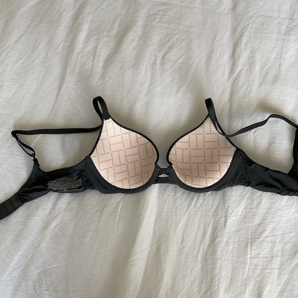 Victoria Secret Bra - Picture 2 of 6